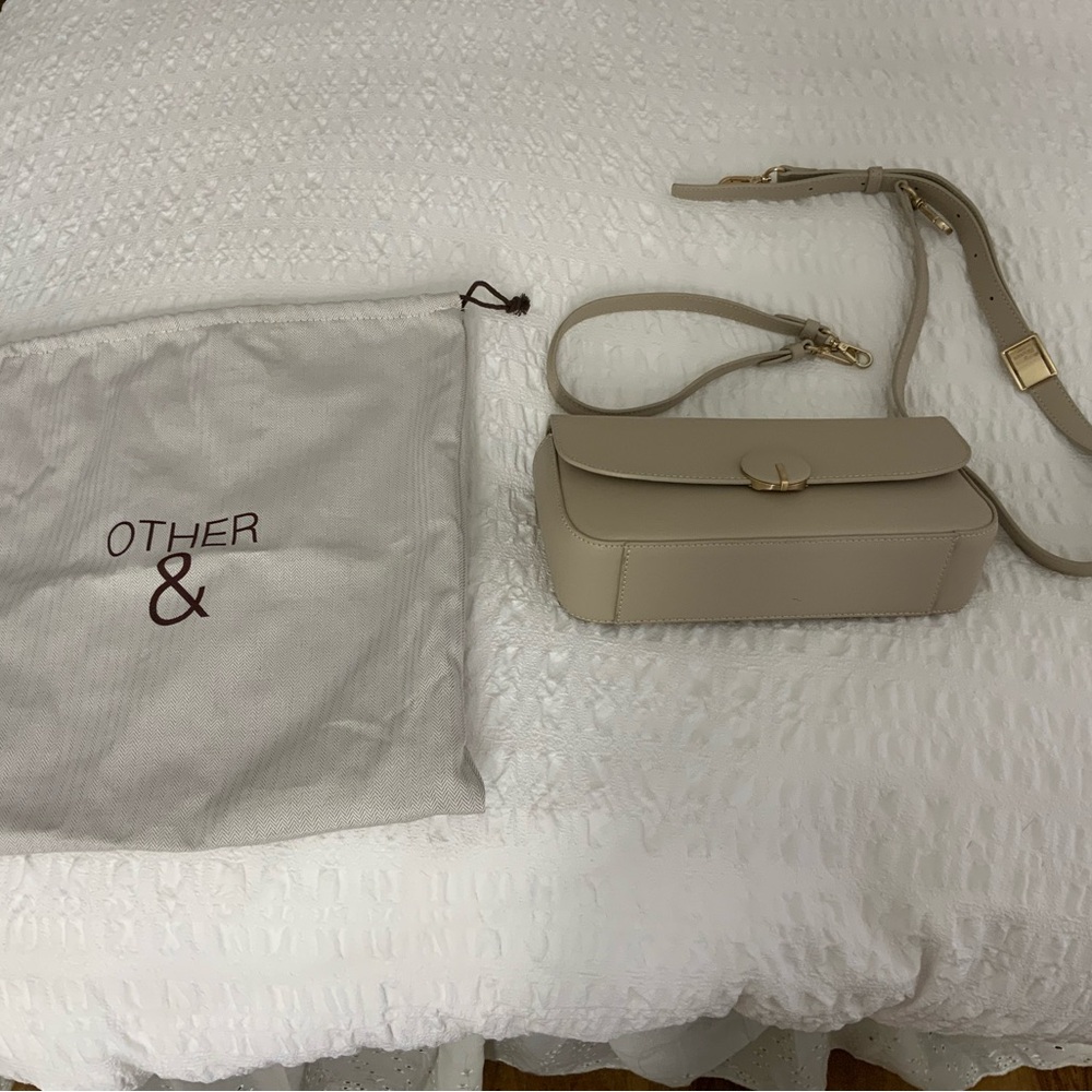 & Other Stories Beige Shoulder Bag